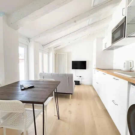 Corridoni 4c Tirabora Short Rent *