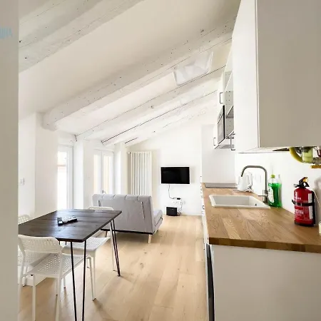 Apartamento Corridoni 4c Tirabora Short Rent *